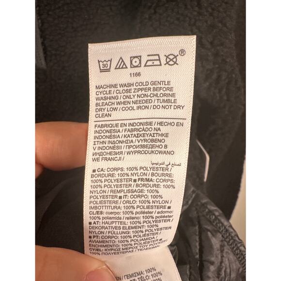 Athleta Cozy Sherpa Snap Sweatshirt NEW Size Medium Black Front Pocket - Picture 11 of 11